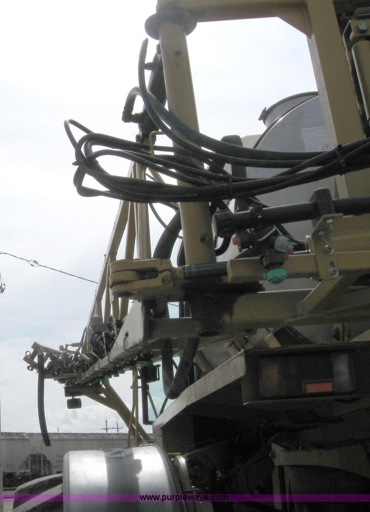 image for item 1951 2004 Ag-Chem RoGator 1264 self-propelled sprayer