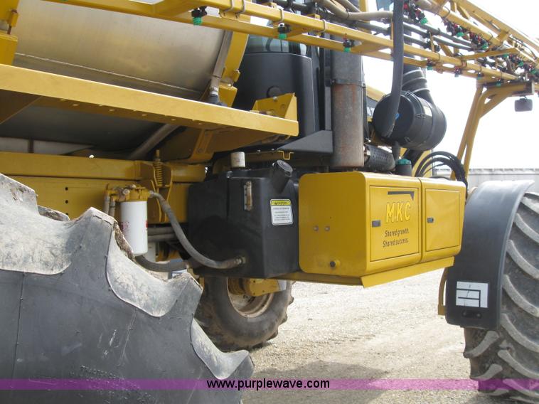 image for item 1951 2004 Ag-Chem RoGator 1264 self-propelled sprayer