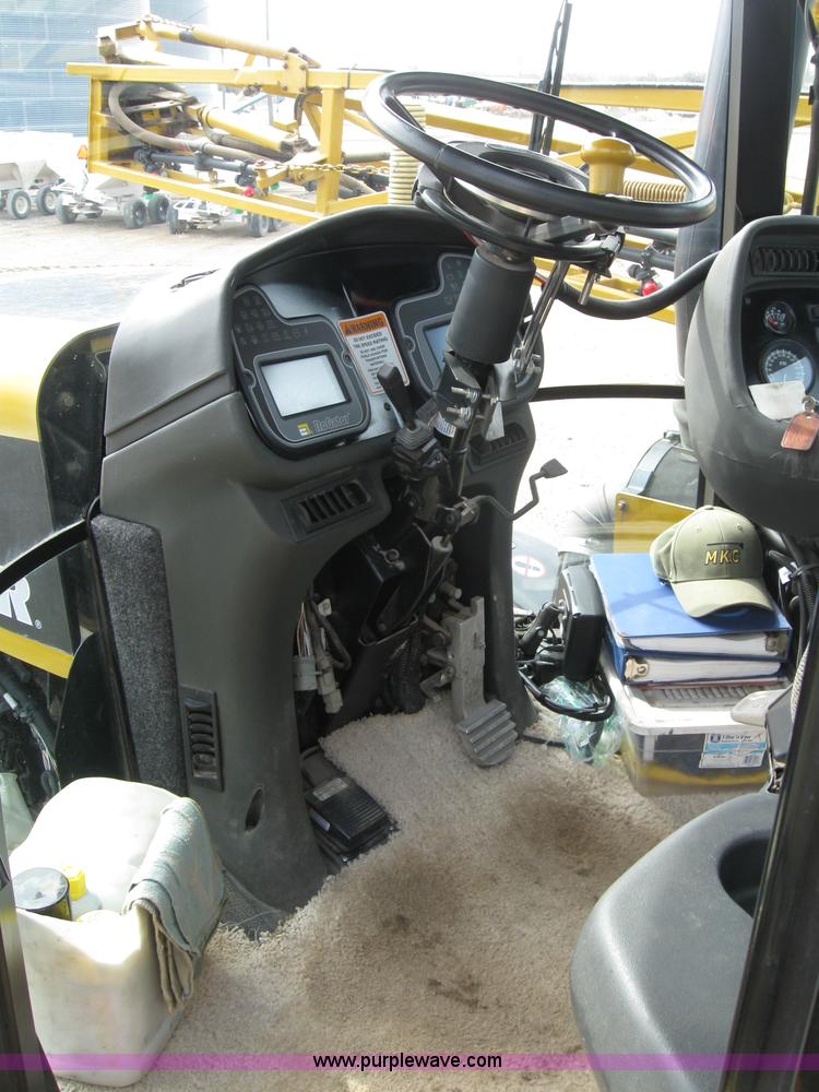 image for item 1951 2004 Ag-Chem RoGator 1264 self-propelled sprayer