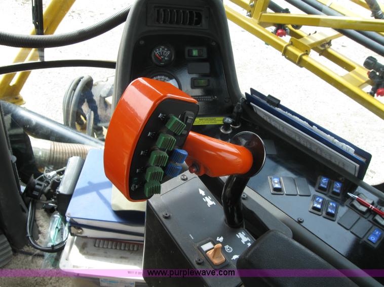 image for item 1951 2004 Ag-Chem RoGator 1264 self-propelled sprayer