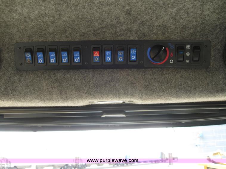 image for item 1951 2004 Ag-Chem RoGator 1264 self-propelled sprayer