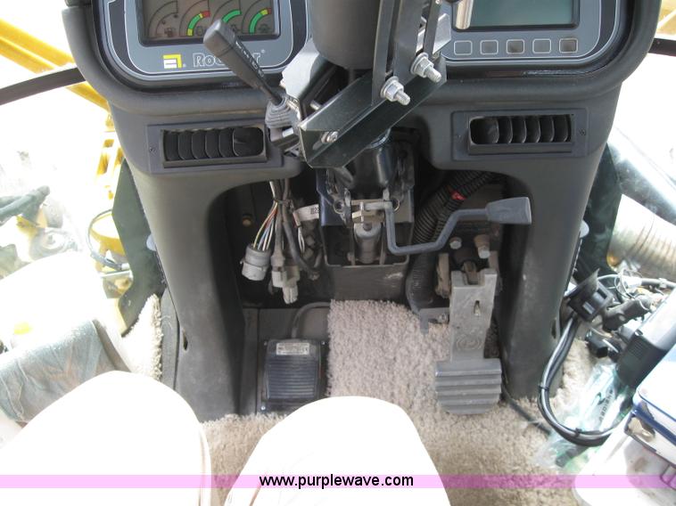 image for item 1951 2004 Ag-Chem RoGator 1264 self-propelled sprayer