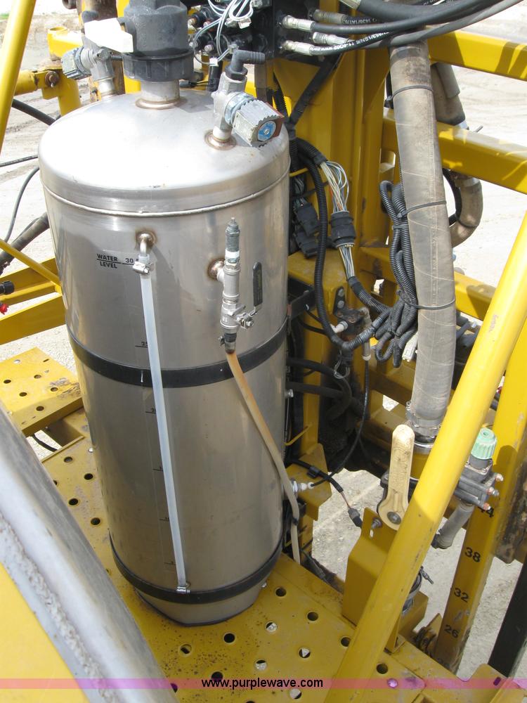 image for item 1951 2004 Ag-Chem RoGator 1264 self-propelled sprayer