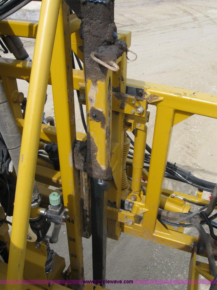 image for item 1951 2004 Ag-Chem RoGator 1264 self-propelled sprayer