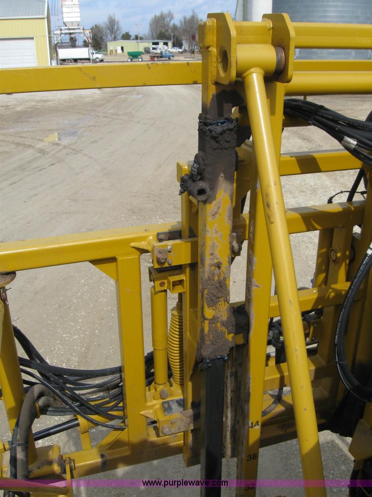 image for item 1951 2004 Ag-Chem RoGator 1264 self-propelled sprayer