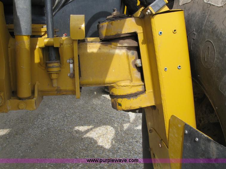 image for item 1951 2004 Ag-Chem RoGator 1264 self-propelled sprayer