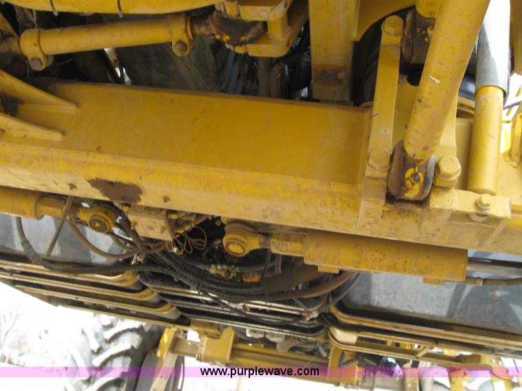 image for item 1951 2004 Ag-Chem RoGator 1264 self-propelled sprayer