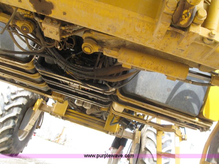 image for item 1951 2004 Ag-Chem RoGator 1264 self-propelled sprayer