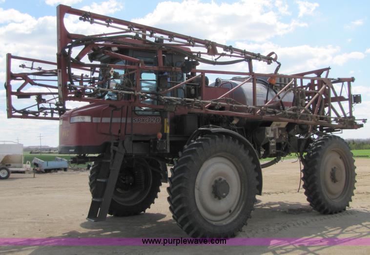 image for item 1952 2004 CIH Patroit SPX-3200 self-propelled sprayer