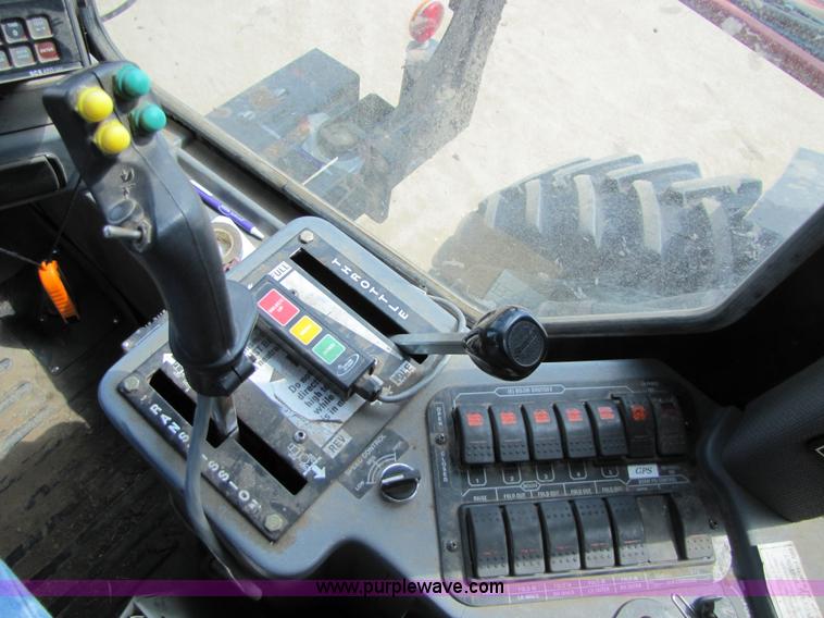 image for item 1952 2004 CIH Patroit SPX-3200 self-propelled sprayer