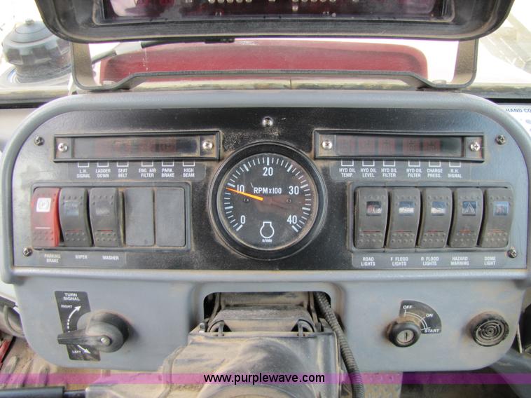 image for item 1952 2004 CIH Patroit SPX-3200 self-propelled sprayer