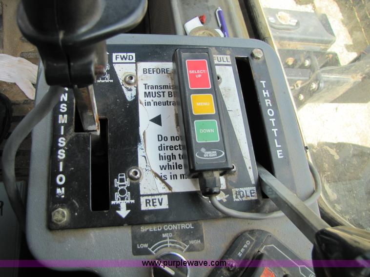 image for item 1952 2004 CIH Patroit SPX-3200 self-propelled sprayer