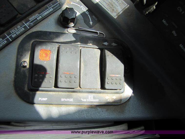 image for item 1952 2004 CIH Patroit SPX-3200 self-propelled sprayer