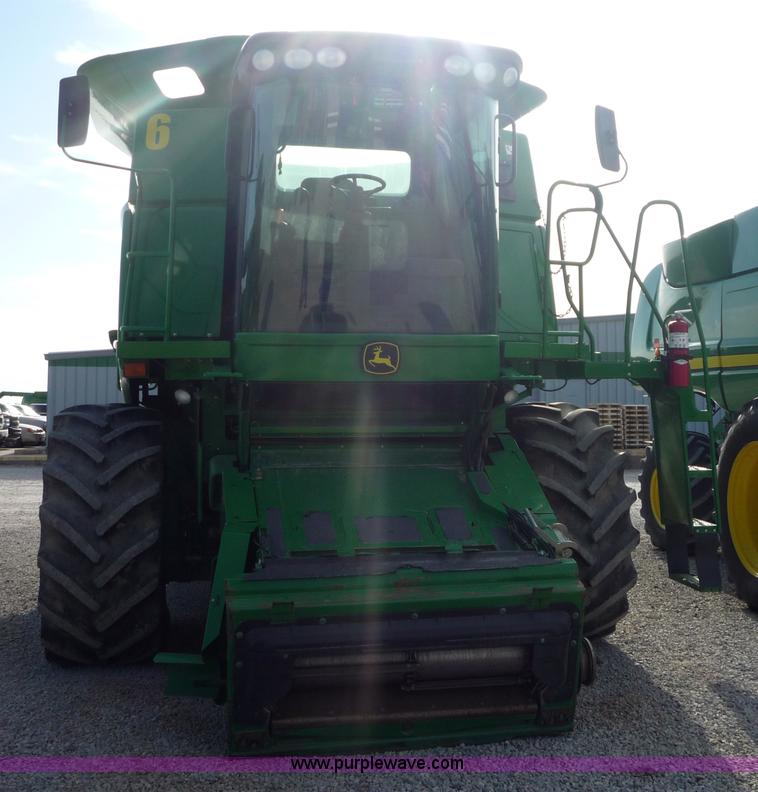 image for item 2950 2007 John Deere 9760 STS combine
