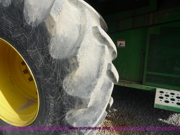 image for item 2950 2007 John Deere 9760 STS combine