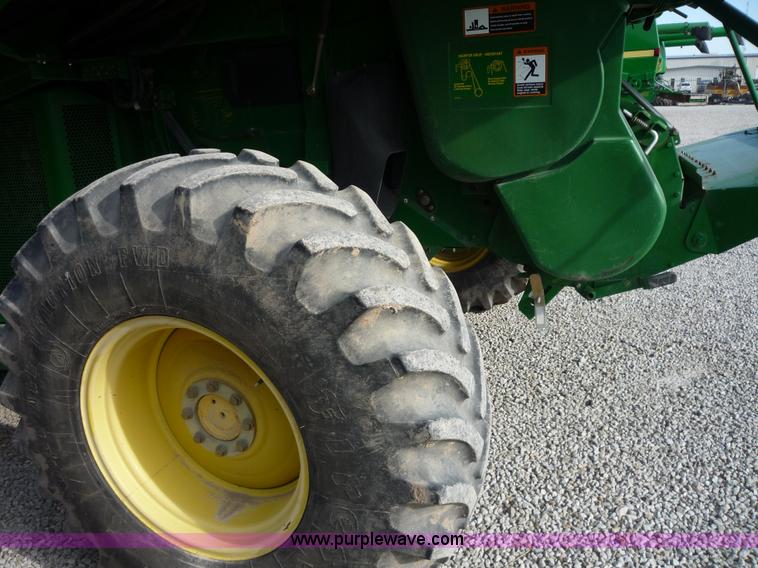 image for item 2950 2007 John Deere 9760 STS combine