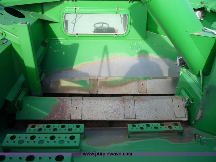 image for item 2950 2007 John Deere 9760 STS combine