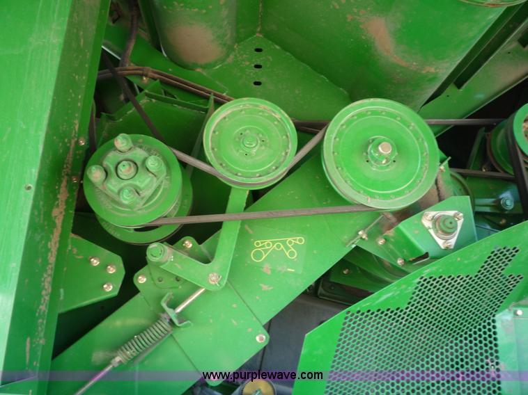 image for item 2950 2007 John Deere 9760 STS combine