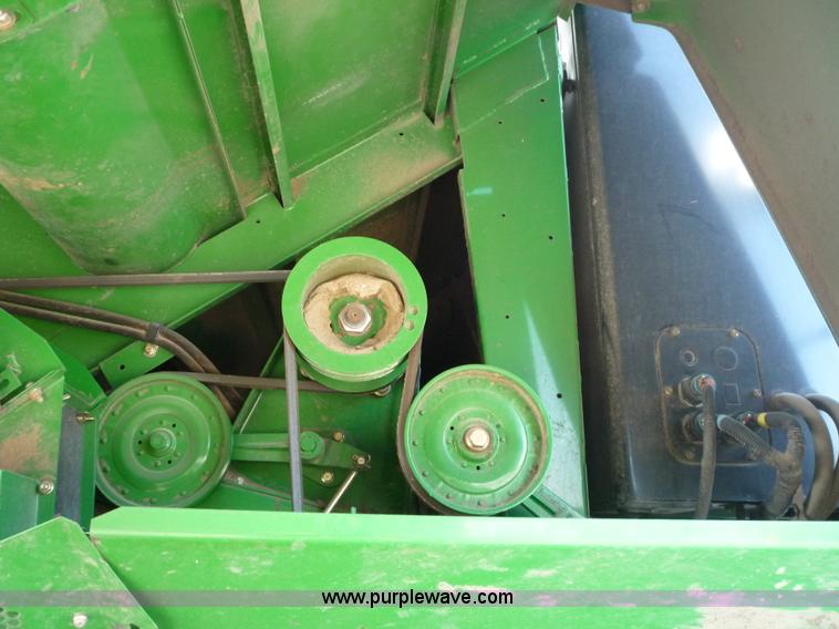 image for item 2950 2007 John Deere 9760 STS combine