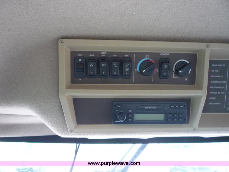 image for item 2950 2007 John Deere 9760 STS combine