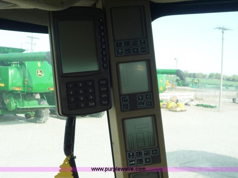 image for item 2950 2007 John Deere 9760 STS combine