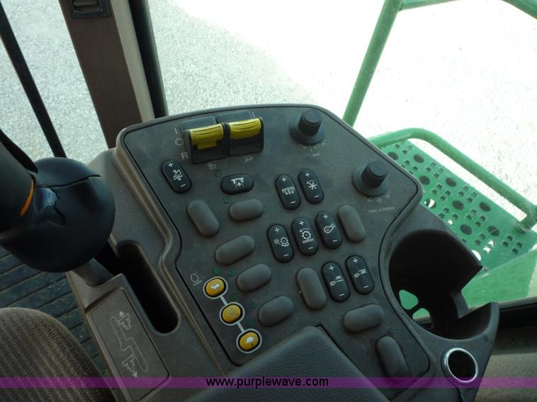 image for item 2950 2007 John Deere 9760 STS combine