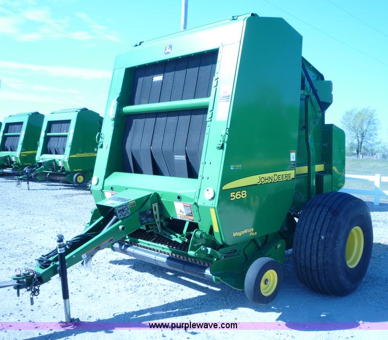 image for item 2952 2007 John Deere 568 round baler