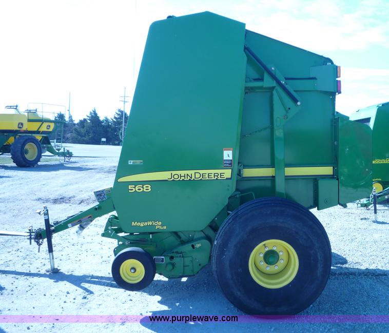 image for item 2952 2007 John Deere 568 round baler