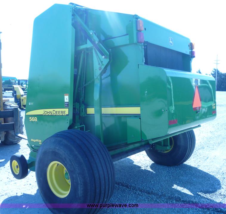 image for item 2952 2007 John Deere 568 round baler