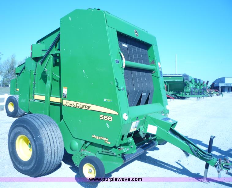 image for item 2952 2007 John Deere 568 round baler