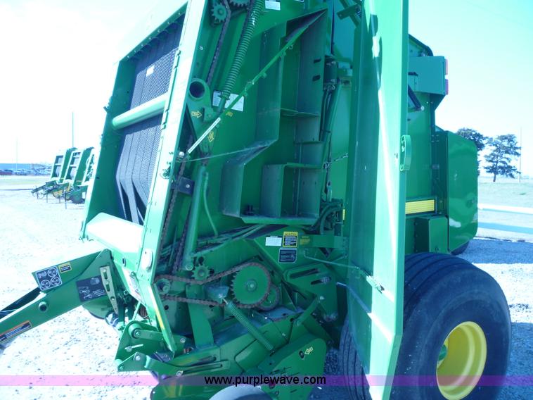 image for item 2952 2007 John Deere 568 round baler