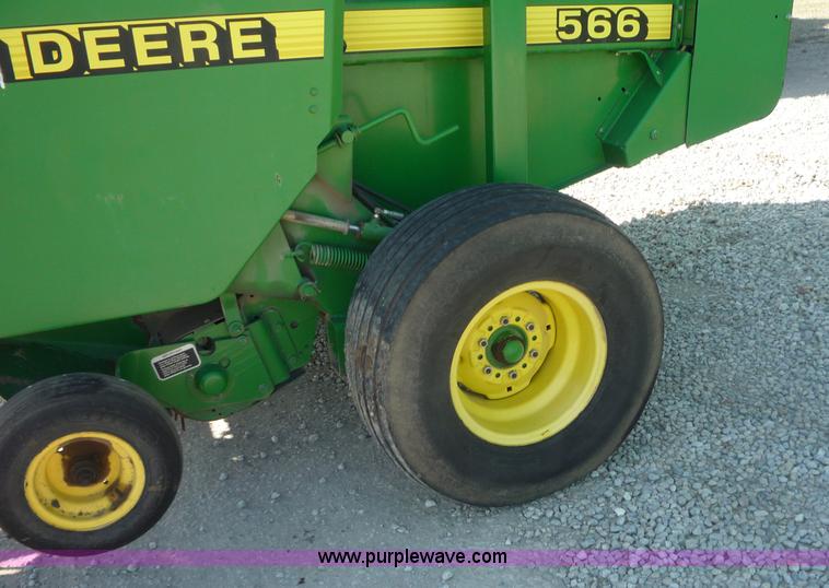 image for item 2953 1998 John Deere 566 round baler