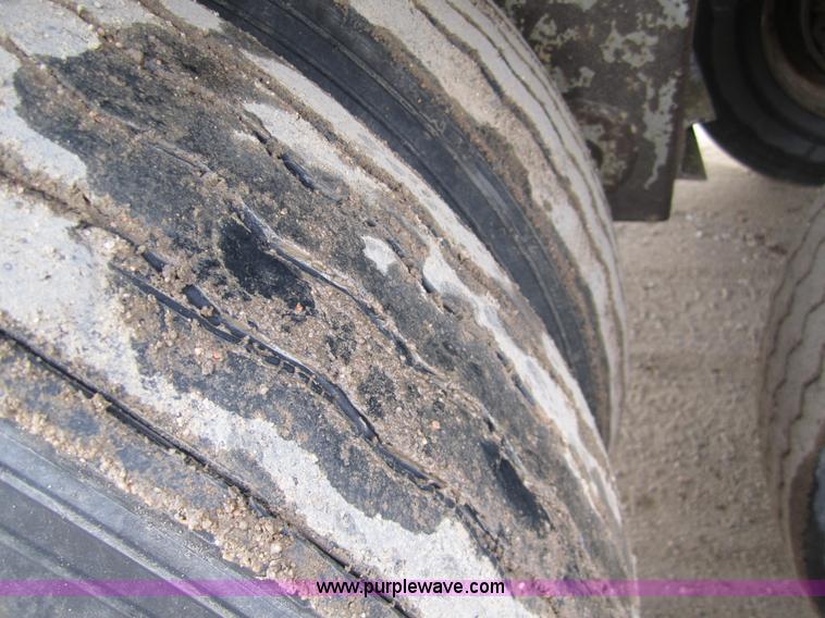 image for item 3066 1992 Wilson DWH-200 43' hopper trailer