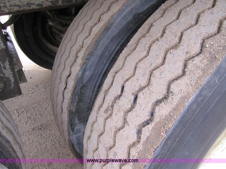 image for item 3066 1992 Wilson DWH-200 43' hopper trailer