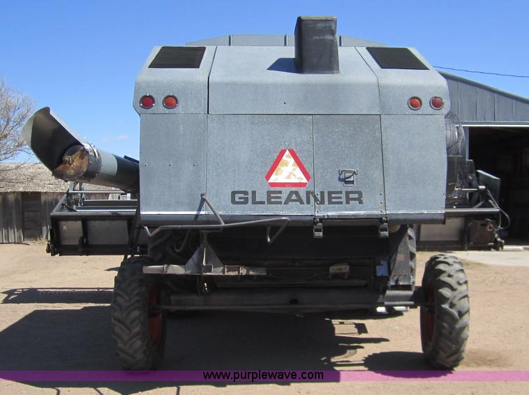 image for item 3076 1980 Gleaner N6 combine