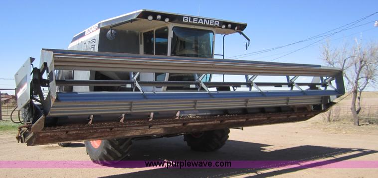 image for item 3076 1980 Gleaner N6 combine