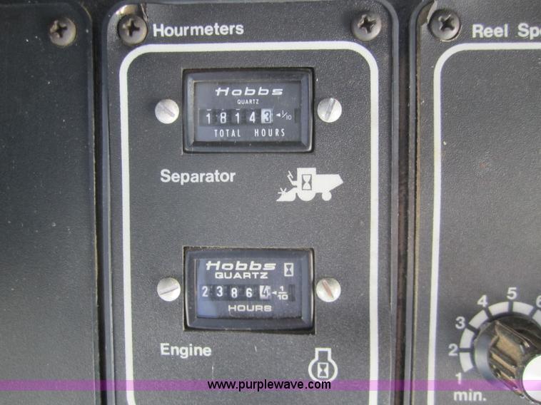 image for item 3076 1980 Gleaner N6 combine