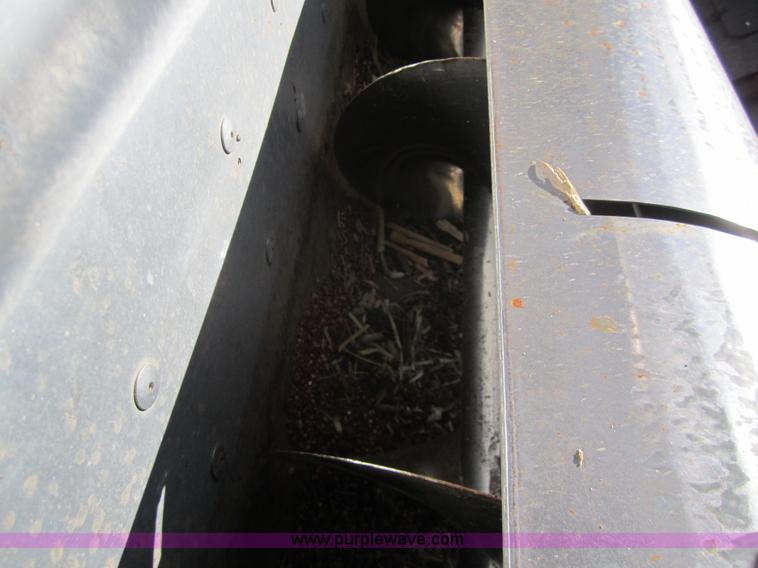 image for item 3076 1980 Gleaner N6 combine