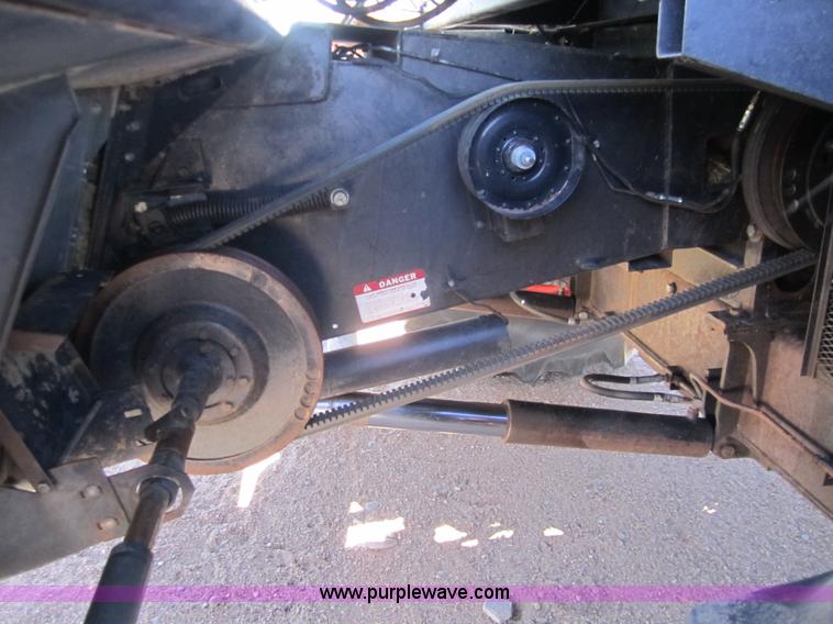 image for item 3076 1980 Gleaner N6 combine