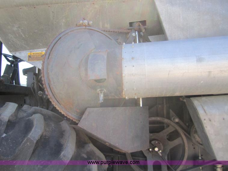 image for item 3076 1980 Gleaner N6 combine