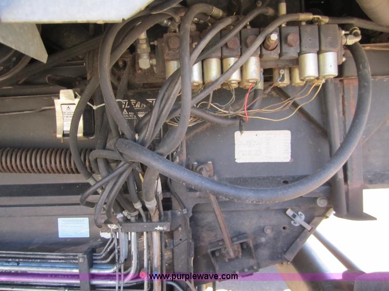 image for item 3076 1980 Gleaner N6 combine