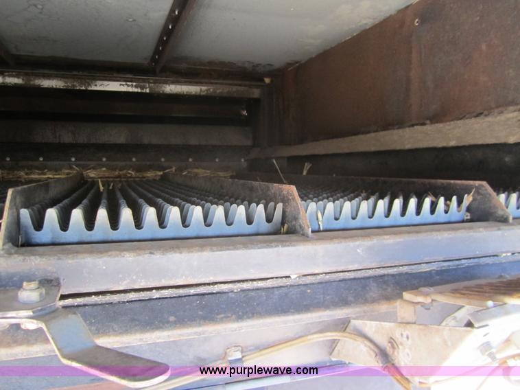 image for item 3076 1980 Gleaner N6 combine