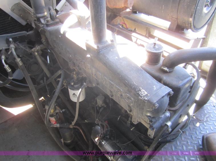 image for item 3076 1980 Gleaner N6 combine