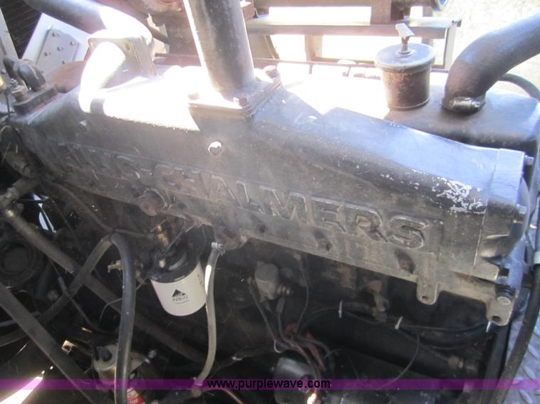 image for item 3076 1980 Gleaner N6 combine