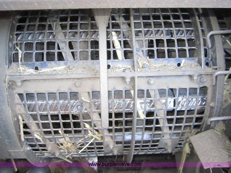 image for item 3076 1980 Gleaner N6 combine