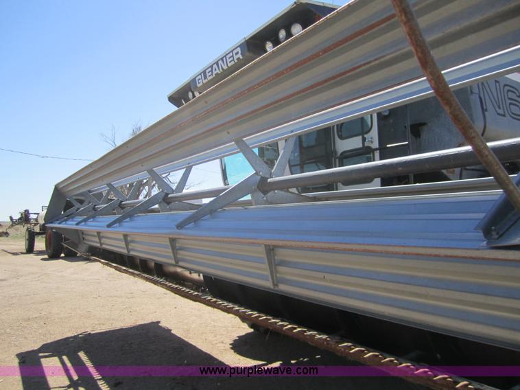 image for item 3076 1980 Gleaner N6 combine