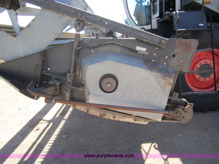 image for item 3076 1980 Gleaner N6 combine