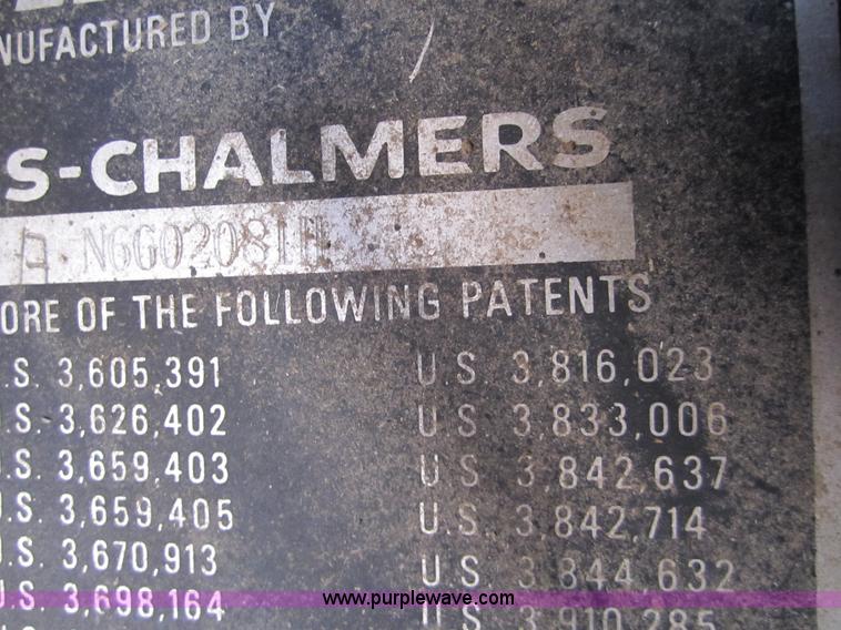 image for item 3076 1980 Gleaner N6 combine