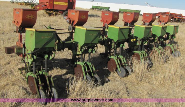 image for item 3469 John Deere planter with Gandy boxes