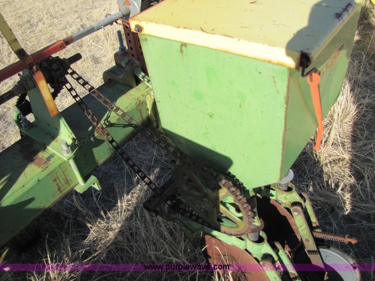 image for item 3469 John Deere planter with Gandy boxes